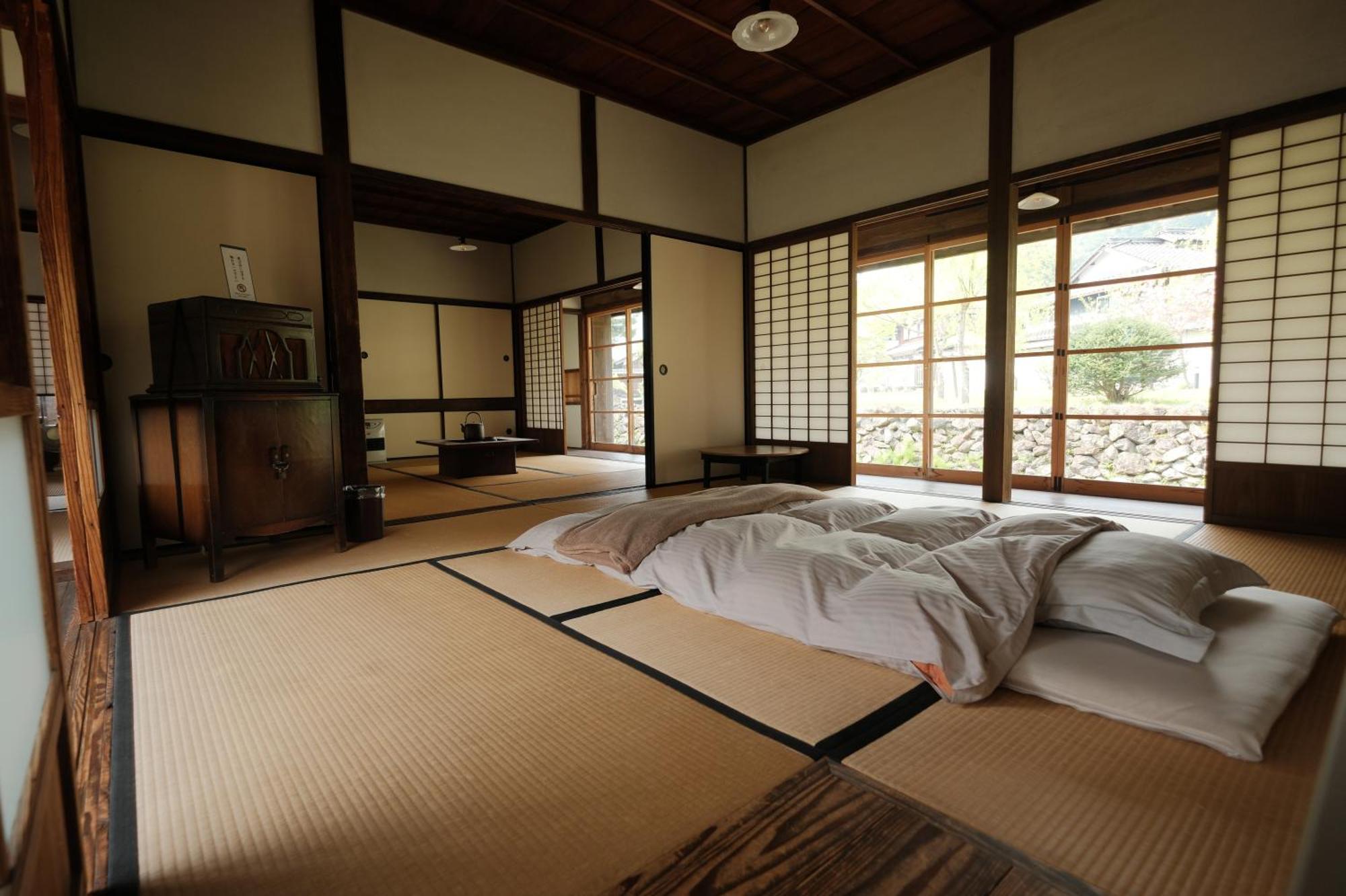 Japan'S Oldest Remaining Company Housing Villa Asago Buitenkant foto