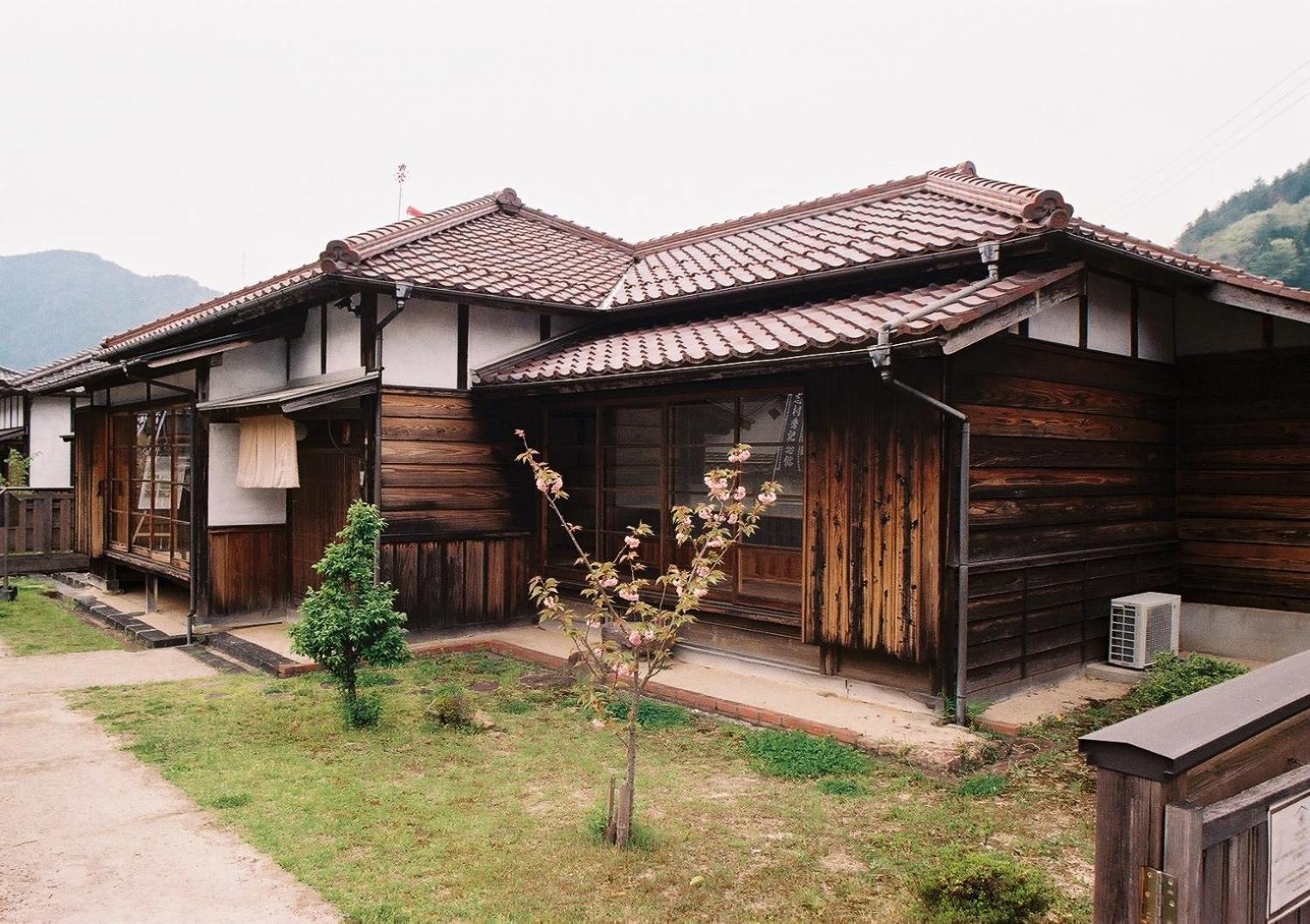 Japan'S Oldest Remaining Company Housing Villa Asago Buitenkant foto